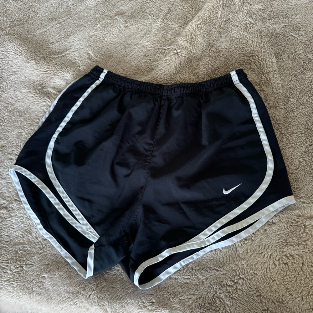 Black Nike shorts